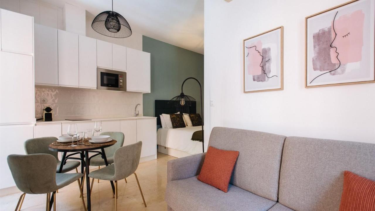 Chiqui And Vicente Suite Apartments Seville Ngoại thất bức ảnh