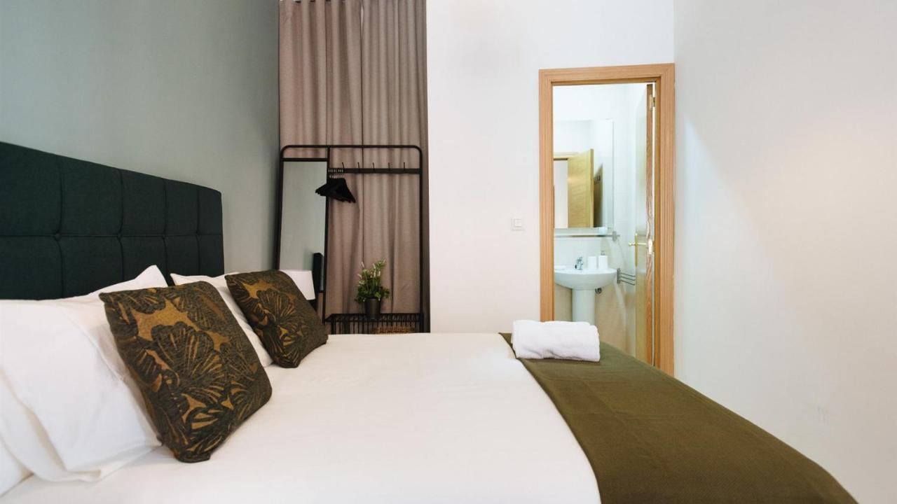 Chiqui And Vicente Suite Apartments Seville Ngoại thất bức ảnh