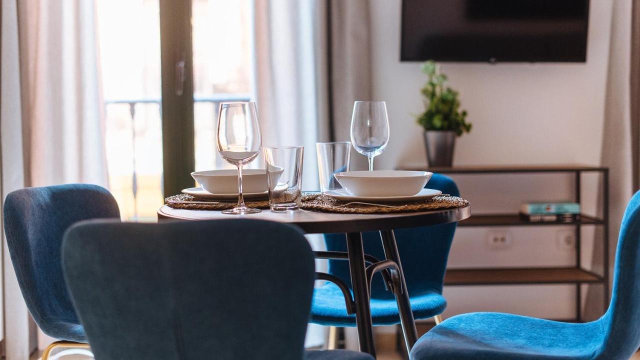 Chiqui And Vicente Suite Apartments Seville Ngoại thất bức ảnh