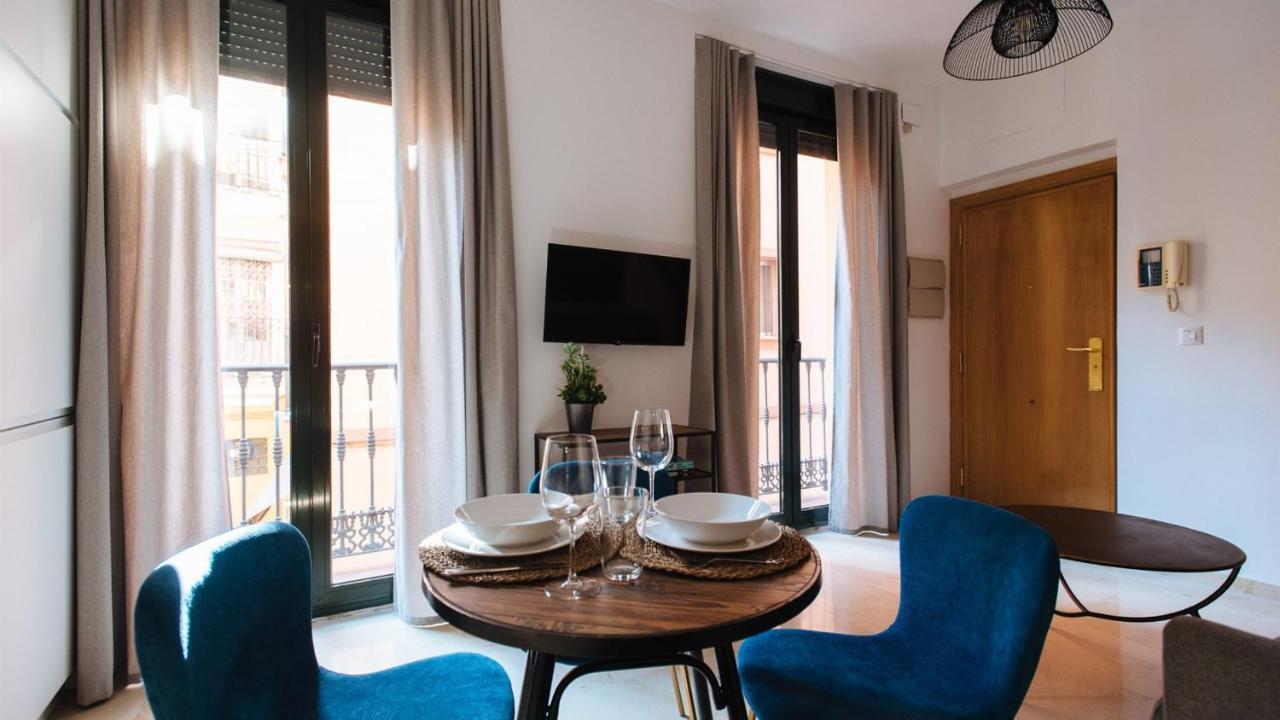 Chiqui And Vicente Suite Apartments Seville Ngoại thất bức ảnh